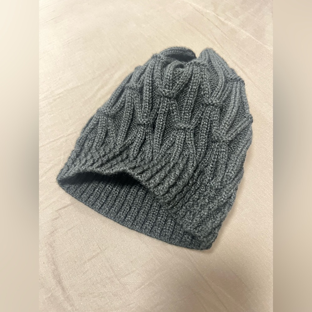 New Kangol Hat Quilted Bucket Hat Gap Cable Knit Poof Beanie pom pom hat - Picture 13 of 13